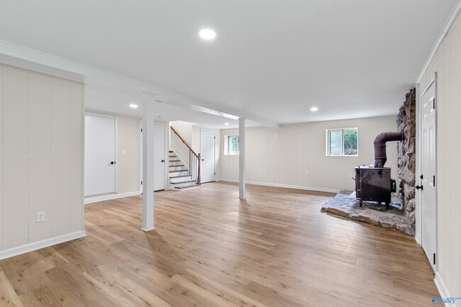 Building Photo - 285 Ruby Dr