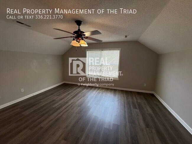 Building Photo - 6106 Boxelder Cove