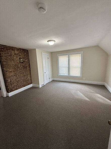 Building Photo - 217 Norbourne Blvd