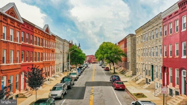 Building Photo - 71 Dolphin St