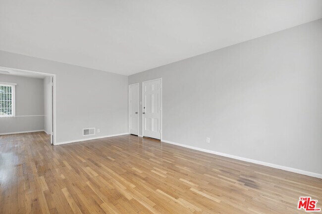 Building Photo - 4121 Santo Tomas Dr