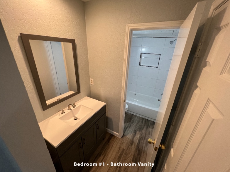 Building Photo - 3738 Hulen Park Cir