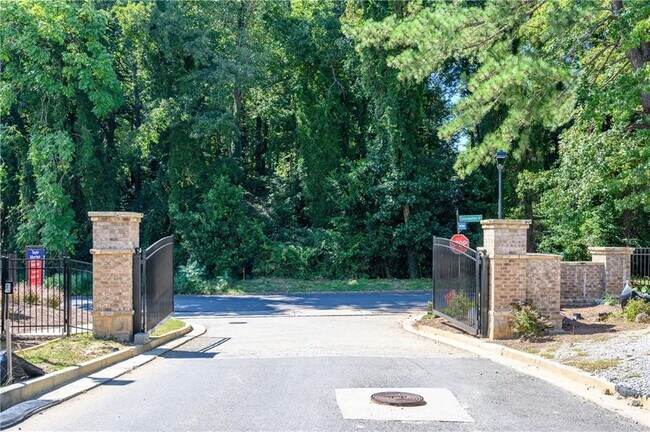 Building Photo - 1346 Rosen Rd