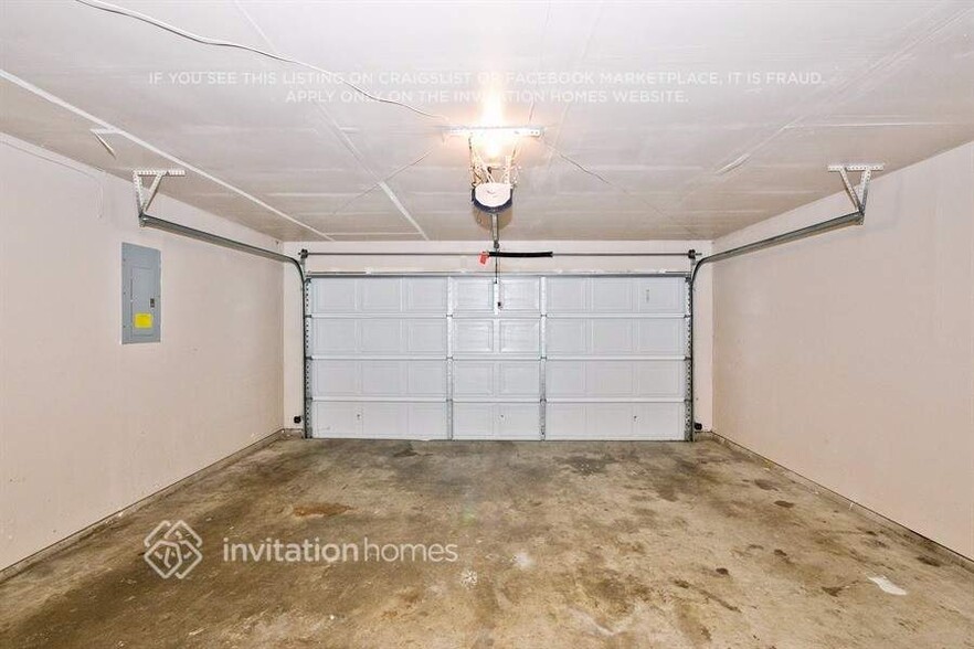 Building Photo - 733 Kristi Ln