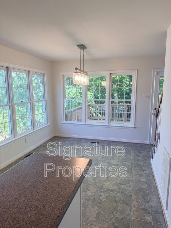 Building Photo - 12521 Hillgate Ln