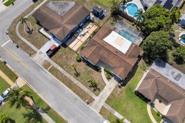 Building Photo - 6924 NW 8th Ct