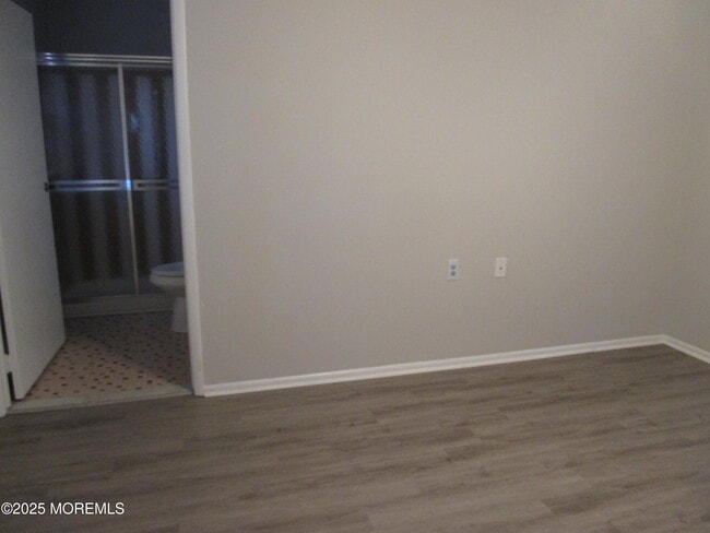 Building Photo - 111B Edinburgh Ln