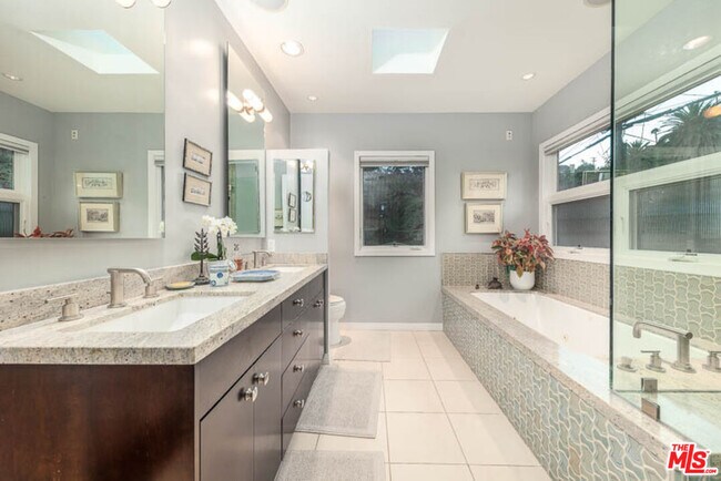 Building Photo - 8573 Appian Way