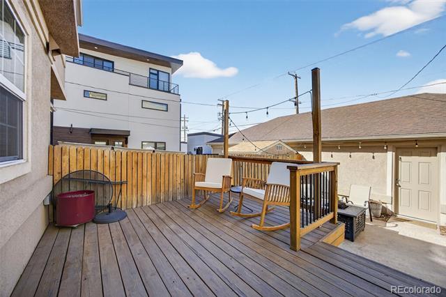 Building Photo - 2933 Lawrence St