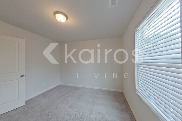 Building Photo - 2607 Provence Dr SE