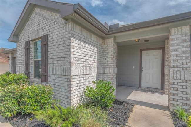 Building Photo - 204 Rockbridge Dr