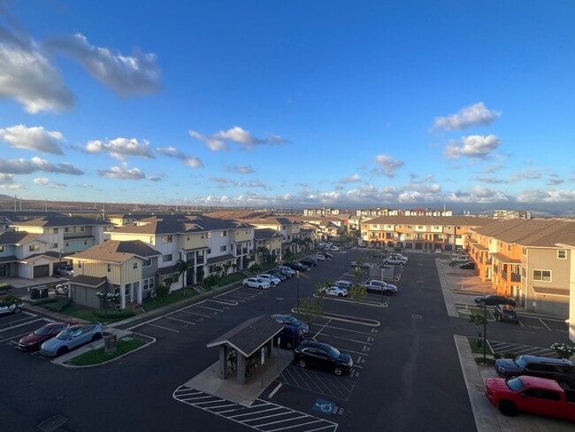 Building Photo - Now Available in Ho‘opili – 1 BR/1 BA with 2 Tandem Parking