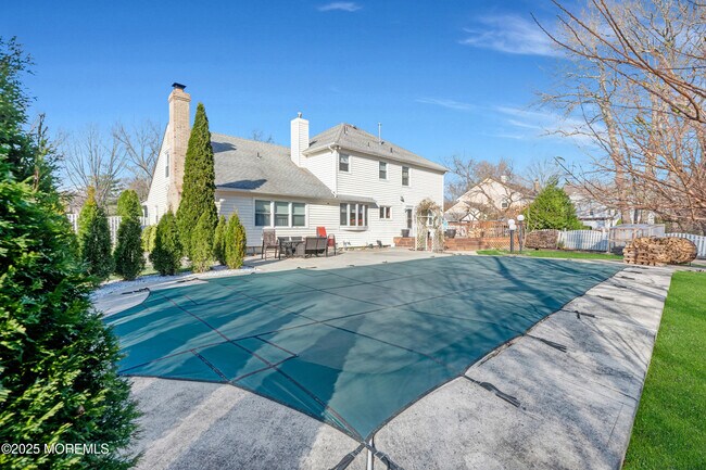 Building Photo - 7 Oak Tree Ln