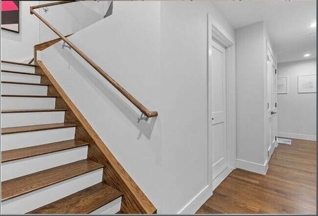 Building Photo - 108-110 Arlington St