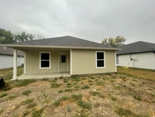 Building Photo - Italian Estates Property Management