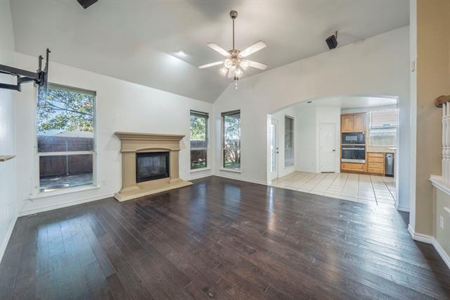 Building Photo - 7042 Hedgebrook