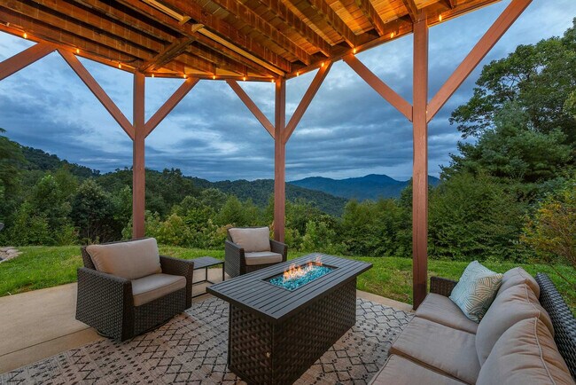 Building Photo - 629 Cherry Hill Dr