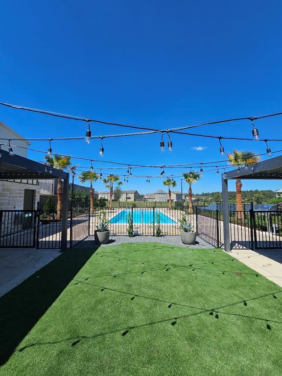 Building Photo - 9910 Crescent Cove Dr