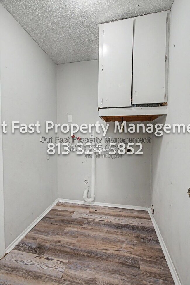 Building Photo - 1275 Sylvia Ave