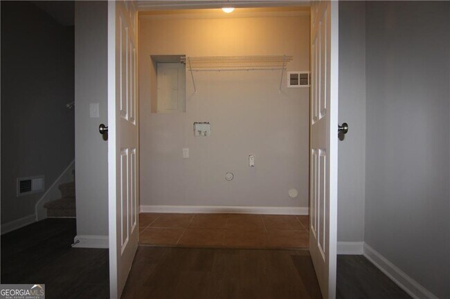 Building Photo - 2257 Turtle Club Dr NE