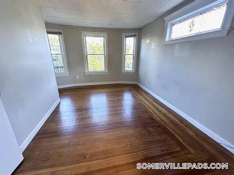 Building Photo - 14 Dow St