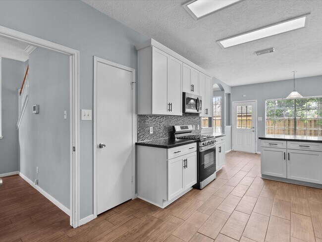 Building Photo - 4915 Stone Harbor Dr