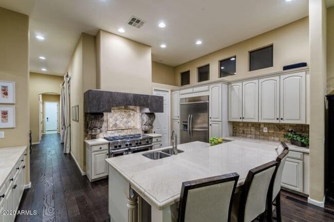 Building Photo - 8010 E Wingspan Way