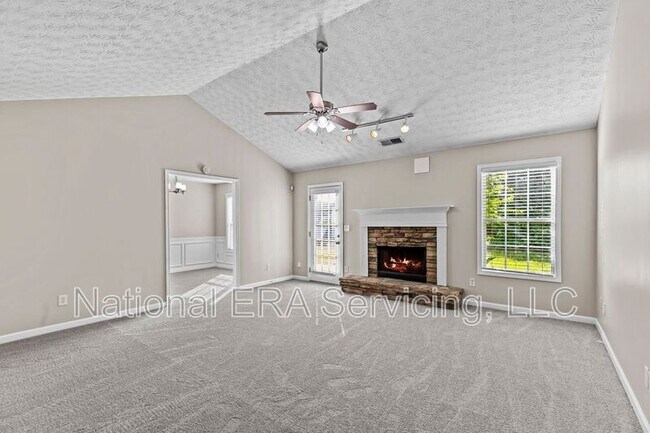 Building Photo - 185 Vintage Dr