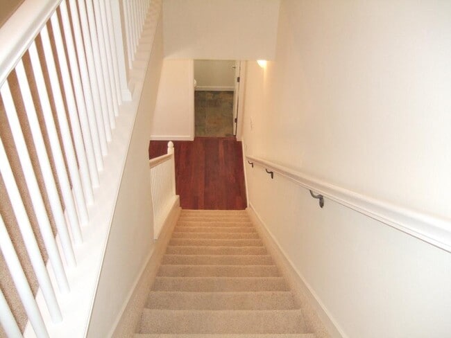 Building Photo - Rare Townhome in Park Hill with 2BR/2.5