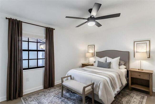 Building Photo - 341 Sterling Dr