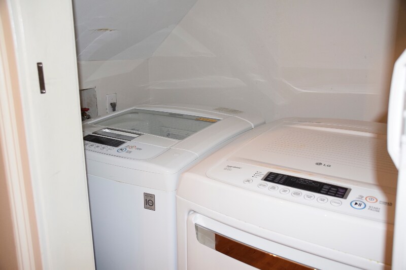 Building Photo - 1175 Church St