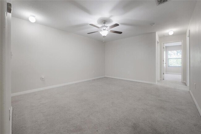Building Photo - 10687 Lake Montauk Dr