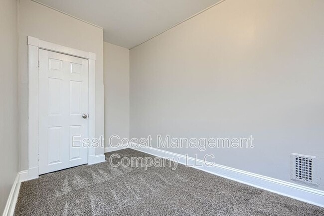 Building Photo - 1530 N Rosedale St