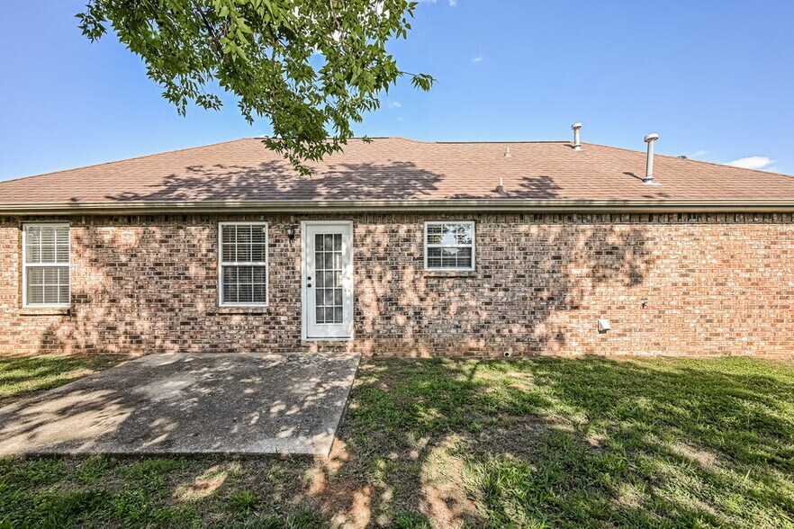Building Photo - 9003 Callan Ct