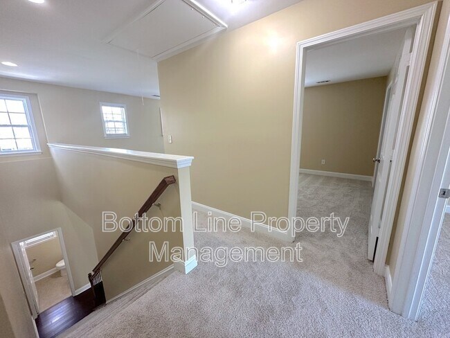 Building Photo - 6223 Woodland Commons Dr