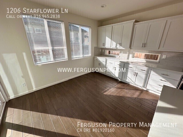 Building Photo - 1206 Starflower Ln