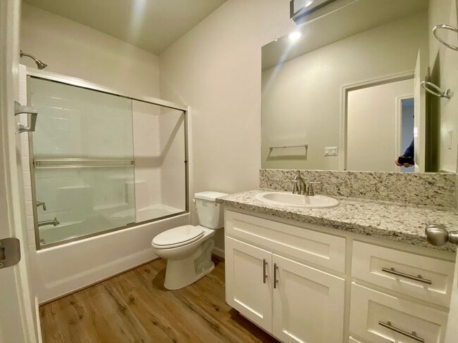 Building Photo - NEWER 4 Bedroom 2 Bath home for RENT!