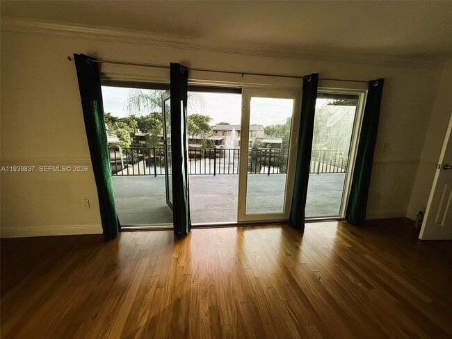 Building Photo - 16005 Kingsmoor Way