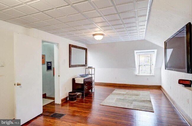 Building Photo - 105 Franklin Rd