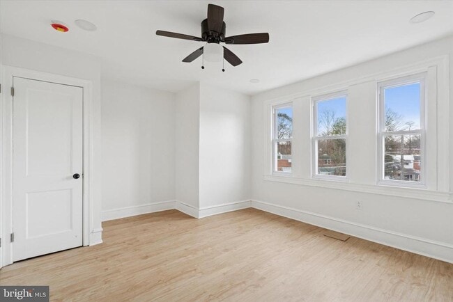 Building Photo - 417 E Upsal St