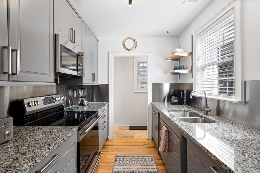 Building Photo - 3739 Tim St