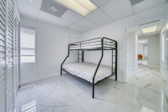 Building Photo - farm stay Sw Extended Stay-1-1