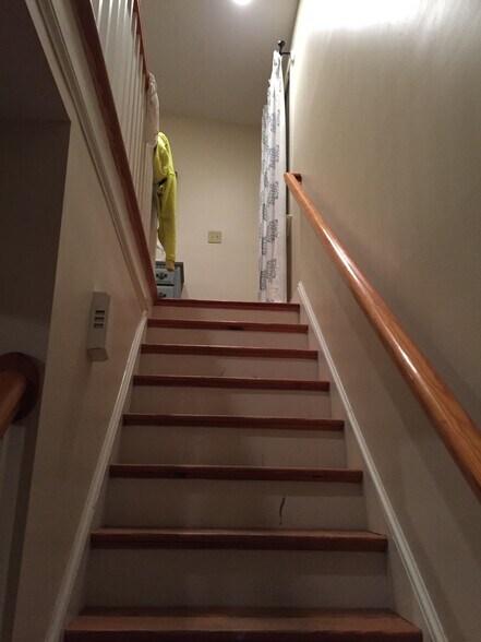 Building Photo - 17 Hampden Ct