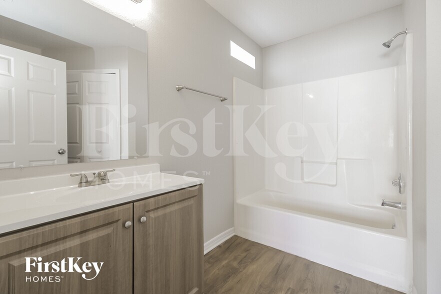 Building Photo - 609 Greys Ferry Rd