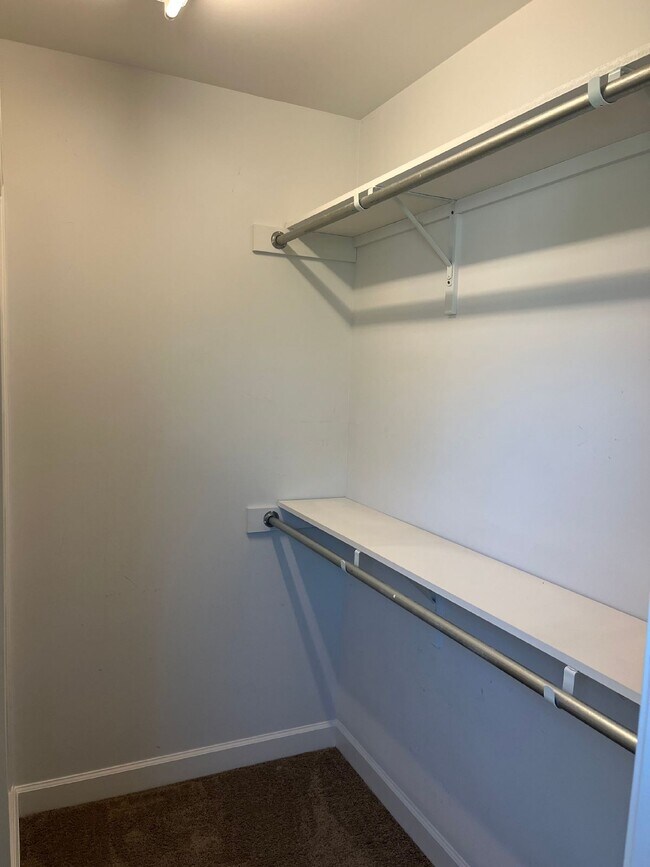 Building Photo - 6050 Sanmar Dr