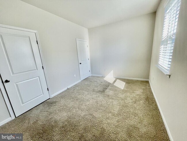 Building Photo - 29847 Sandstone Dr