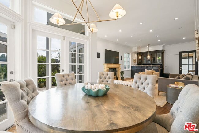 Building Photo - 9023 Alto Cedro Dr