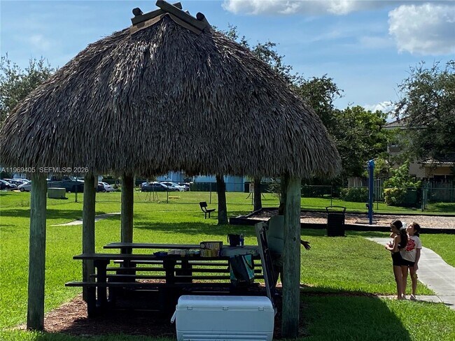 Building Photo - 1978 SE 23rd Terrace