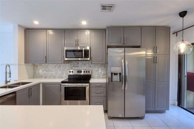 Building Photo - 3306 Torremolinos Ave