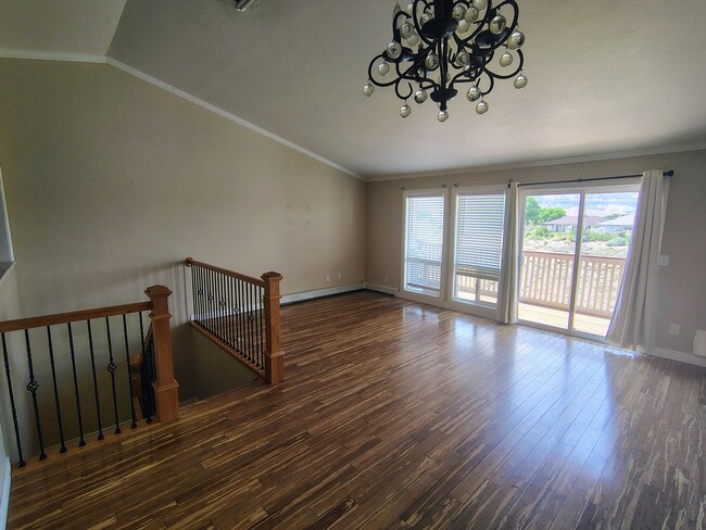Building Photo - 422 1/2 Prospectors Point